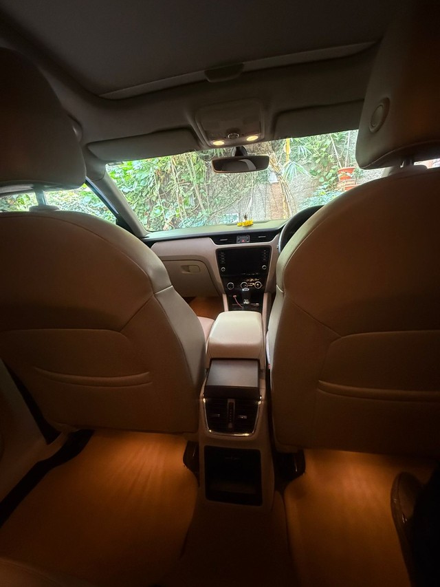 Second-hand 2019 Skoda Octavia 2.0 TDI AT Style Plus for sale in Hyderabad-6