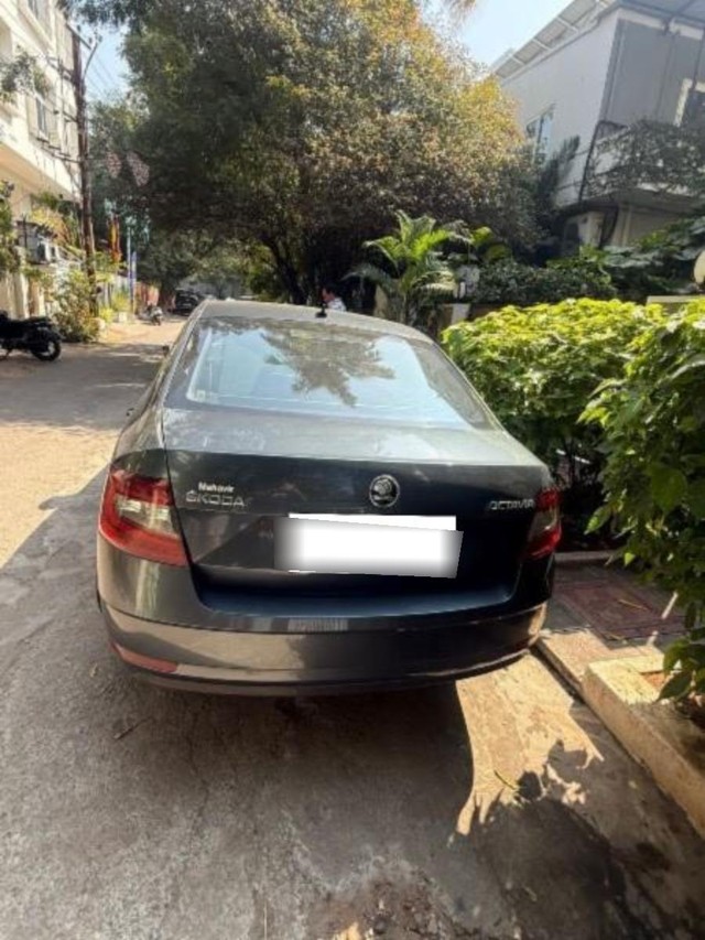 Second-hand 2019 Skoda Octavia 2.0 TDI AT Style Plus for sale in Hyderabad-1