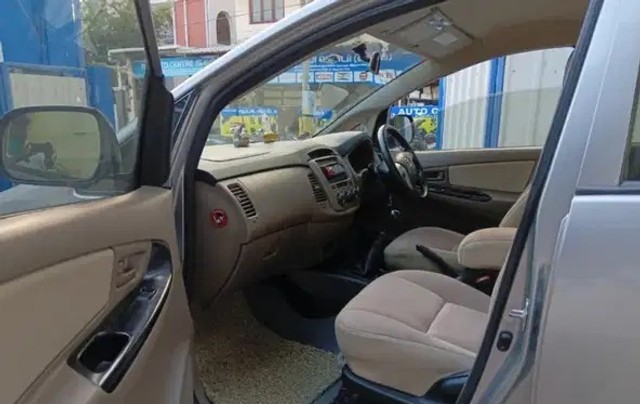 Second-hand 2015 Toyota Innova 2.5 G (Diesel) 8 Seater for sale in Coimbatore-1