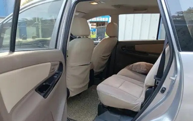 Second-hand 2015 Toyota Innova 2.5 G (Diesel) 8 Seater for sale in Coimbatore-2