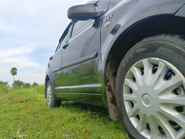 Second-hand 2010 Maruti Suzuki Swift Dzire LXi for sale in Howrah-2