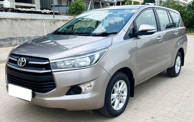 Second-hand 2018 Toyota Innova Crysta 2.4 G MT BSIV for sale in Ahmedabad-2