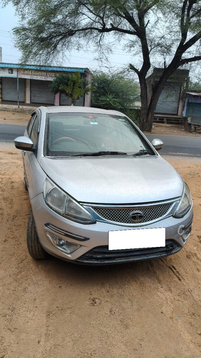Second-hand 2016 Tata Zest Quadrajet 1.3 75PS XE for sale in Mau-0
