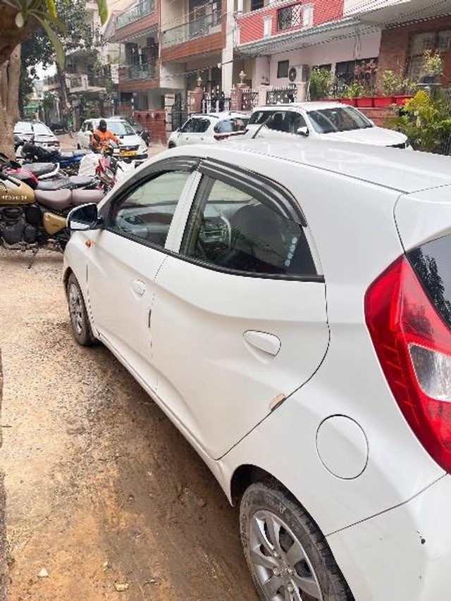 Second-hand 2012 Hyundai EON Sportz for sale in Gurgaon-4