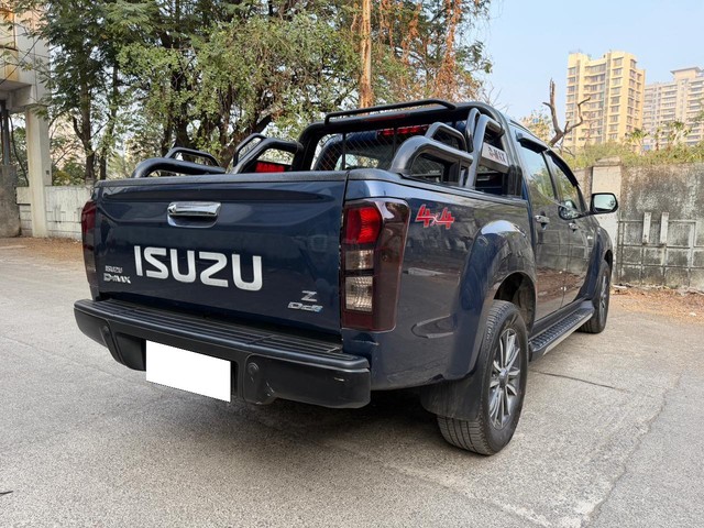 Second-hand 2023 Isuzu V-Cross 4x4 Z BSVI for sale in Mumbai-9