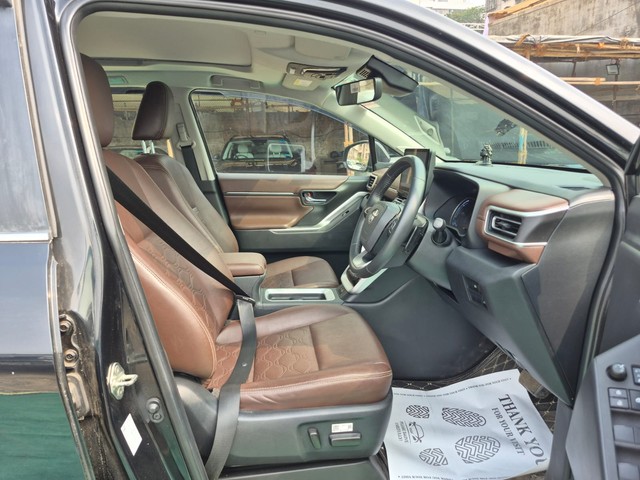 Second-hand 2023 Toyota Innova Hycross ZX(O) Hybrid BSVI for sale in Mumbai-9