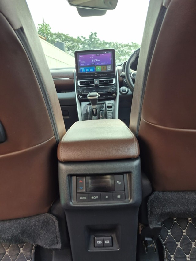 Second-hand 2023 Toyota Innova Hycross ZX(O) Hybrid BSVI for sale in Mumbai-10