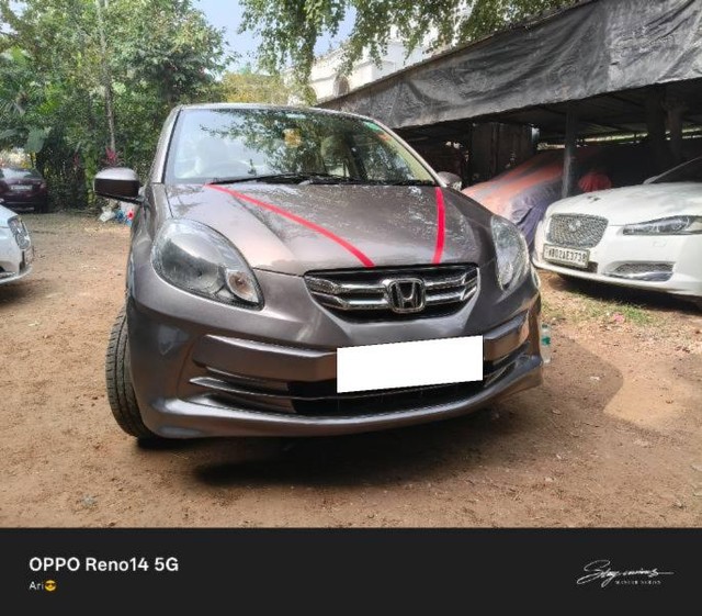 Second-hand 2013 Honda Amaze S i-Vtech for sale in Howrah-12