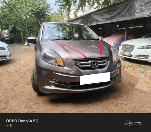 Second-hand 2013 Honda Amaze S i-Vtech for sale in Howrah-13