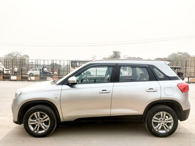 Second-hand 2016 Maruti Vitara Brezza ZDi for sale in Thane-4