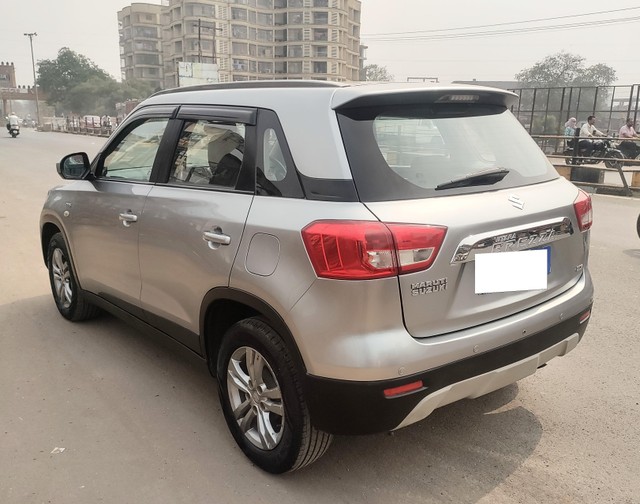 Second-hand 2016 Maruti Vitara Brezza ZDi for sale in Thane-3