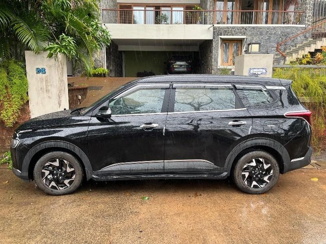 Second-hand 2025 Kia Carens Premium Diesel for sale in Ponda-6