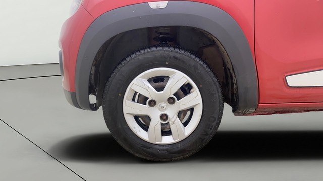 Second-hand 2018 Renault KWID 1.0 RXT for sale in Ahmedabad-25