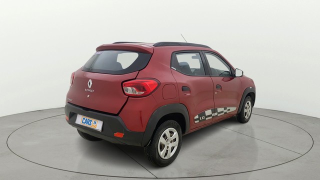Second-hand 2018 Renault KWID 1.0 RXT for sale in Ahmedabad-2