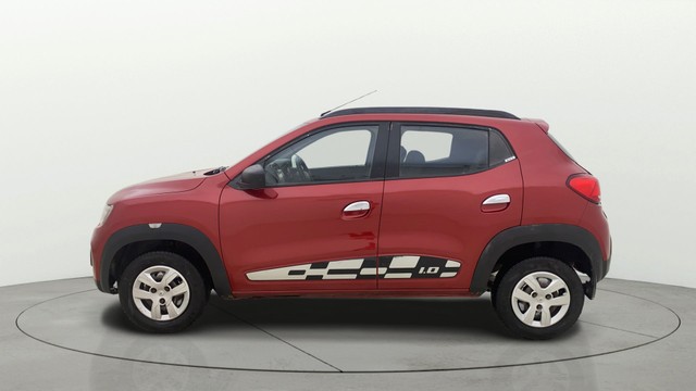 Second-hand 2018 Renault KWID 1.0 RXT for sale in Ahmedabad-5
