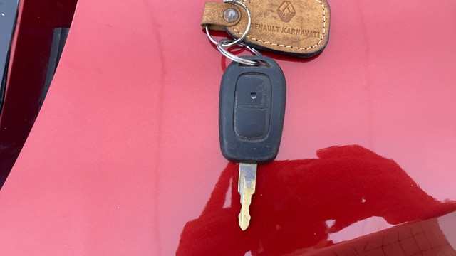 Second-hand 2018 Renault KWID 1.0 RXT for sale in Ahmedabad-21