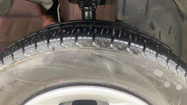 Second-hand 2018 Renault KWID 1.0 RXT for sale in Ahmedabad-28