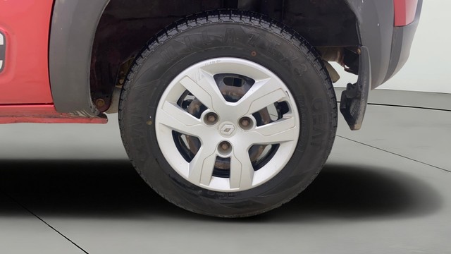 Second-hand 2018 Renault KWID 1.0 RXT for sale in Ahmedabad-26