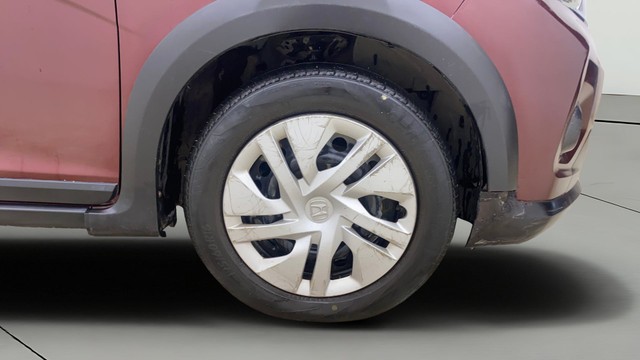 Second-hand 2017 Honda WR-V i-VTEC S for sale in Ahmedabad-23