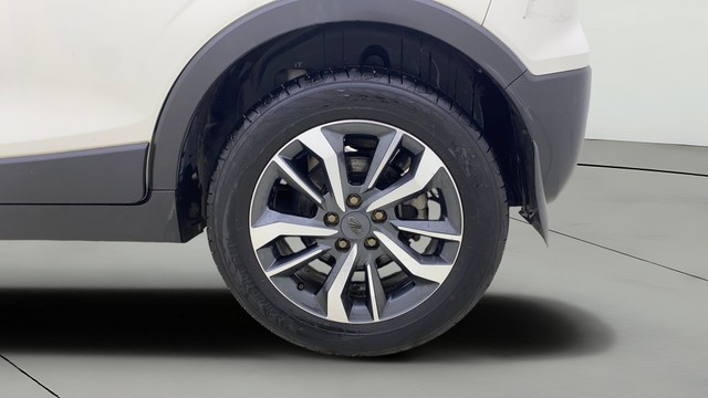 Second-hand 2021 Mahindra XUV300 W8 Diesel BSVI for sale in Ahmedabad-27