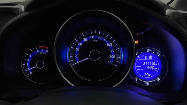 Second-hand 2016 Honda Jazz VX for sale in Mysore-13