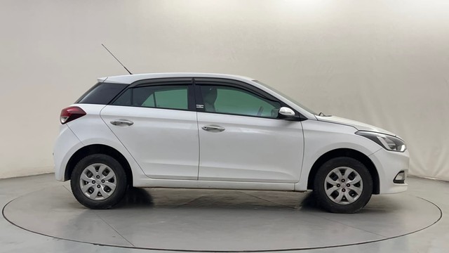 Second-hand 2017 Hyundai i20 Sportz 1.2 for sale in Mysore-2