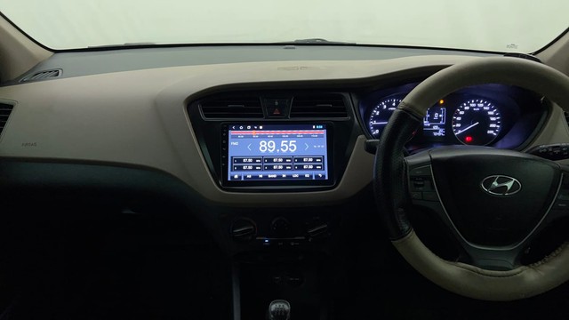 Second-hand 2017 Hyundai i20 Sportz 1.2 for sale in Mysore-39