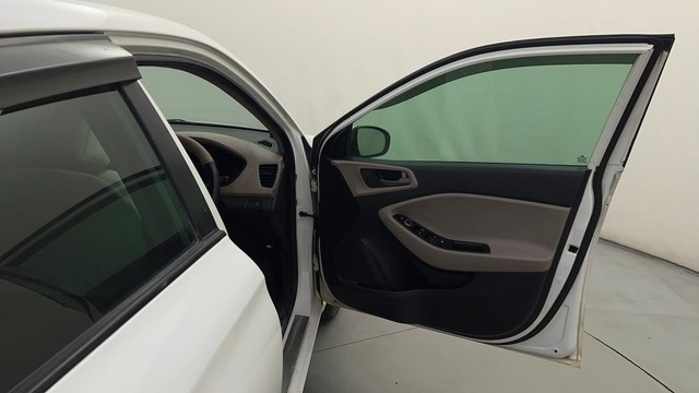 Second-hand 2017 Hyundai i20 Sportz 1.2 for sale in Mysore-16