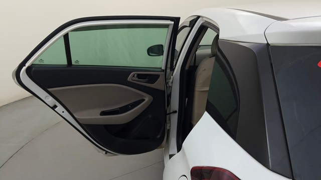 Second-hand 2017 Hyundai i20 Sportz 1.2 for sale in Mysore-25