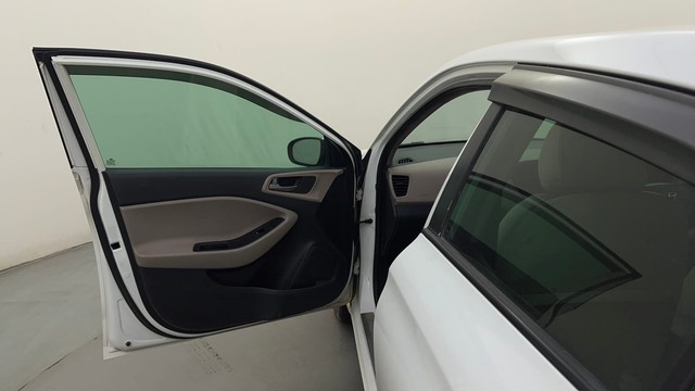 Second-hand 2017 Hyundai i20 Sportz 1.2 for sale in Mysore-26