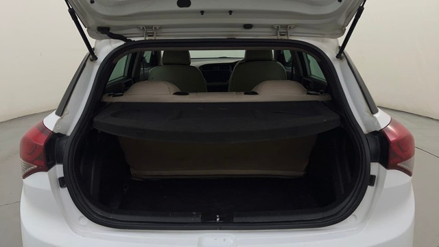 Second-hand 2017 Hyundai i20 Sportz 1.2 for sale in Mysore-9