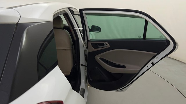 Second-hand 2017 Hyundai i20 Sportz 1.2 for sale in Mysore-23