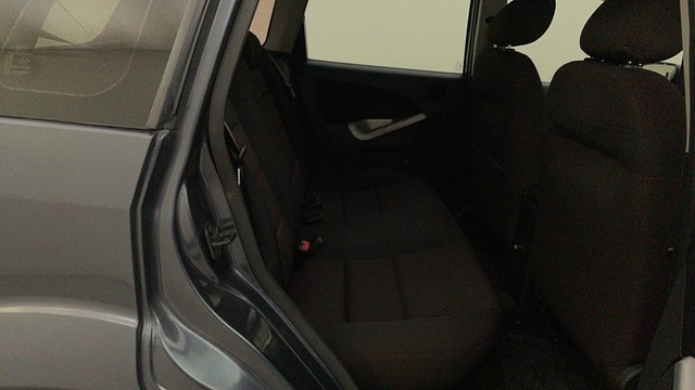 Second-hand 2011 Ford Figo Ambiente BSIV for sale in Bangalore-35