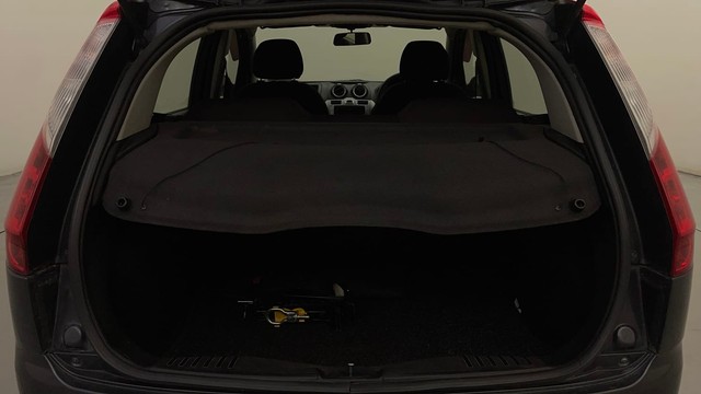 Second-hand 2011 Ford Figo Ambiente BSIV for sale in Bangalore-9