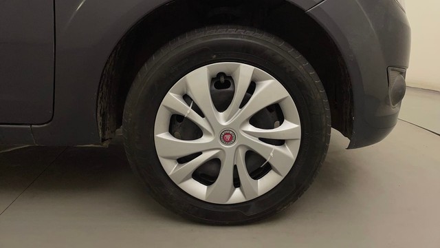 Second-hand 2011 Ford Figo Ambiente BSIV for sale in Bangalore-17