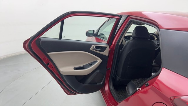 Second-hand 2015 Hyundai i20 Sportz 1.2 for sale in Lucknow-23