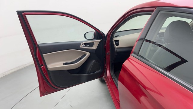 Second-hand 2015 Hyundai i20 Sportz 1.2 for sale in Lucknow-32