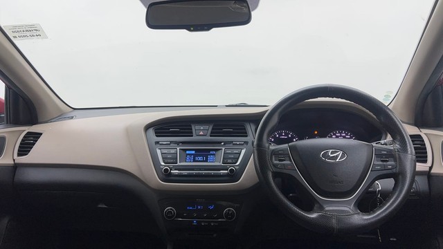 Second-hand 2015 Hyundai i20 Sportz 1.2 for sale in Lucknow-11