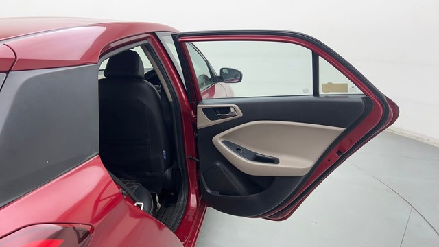 Second-hand 2015 Hyundai i20 Sportz 1.2 for sale in Lucknow-27