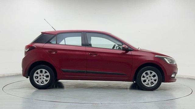 Second-hand 2015 Hyundai i20 Sportz 1.2 for sale in Lucknow-2