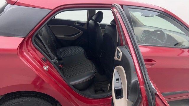 Second-hand 2015 Hyundai i20 Sportz 1.2 for sale in Lucknow-29