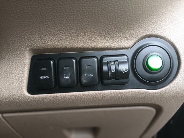 Second-hand 2018 Mahindra TUV 300 T6 Plus for sale in Mumbai-10