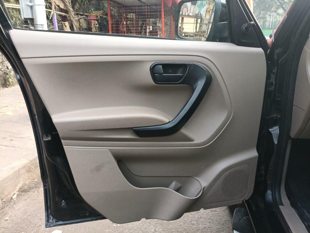 Second-hand 2018 Mahindra TUV 300 T6 Plus for sale in Mumbai-7