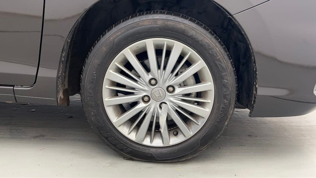 Second-hand 2022 Honda City 1.5 V MT Exclusive for sale in Kolkata-17