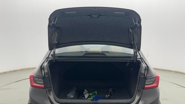 Second-hand 2022 Honda City 1.5 V MT Exclusive for sale in Kolkata-9