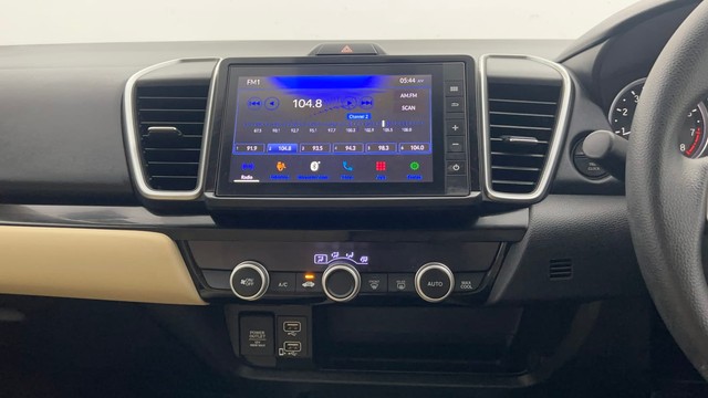 Second-hand 2022 Honda City 1.5 V MT Exclusive for sale in Kolkata-26