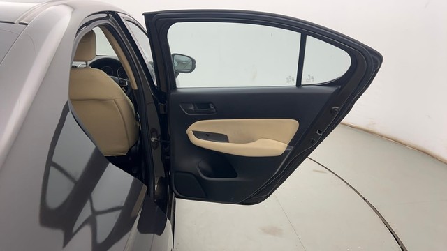 Second-hand 2022 Honda City 1.5 V MT Exclusive for sale in Kolkata-32