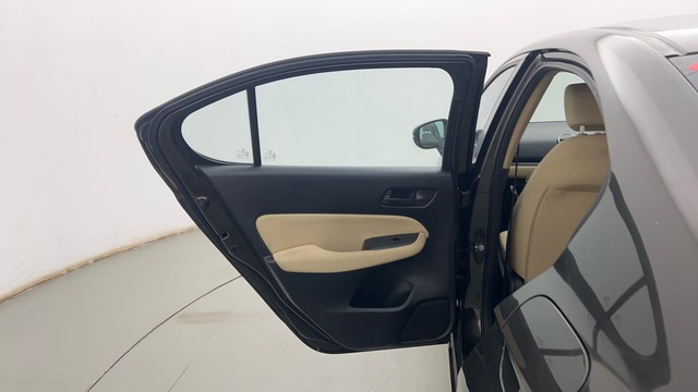 Second-hand 2022 Honda City 1.5 V MT Exclusive for sale in Kolkata-31