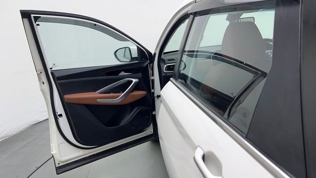 Second-hand 2021 MG Hector Plus 1.5 Turbo Sharp Pro 7 Str BSVI for sale in New Delhi-34