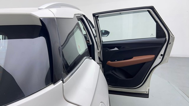 Second-hand 2021 MG Hector Plus 1.5 Turbo Sharp Pro 7 Str BSVI for sale in New Delhi-32